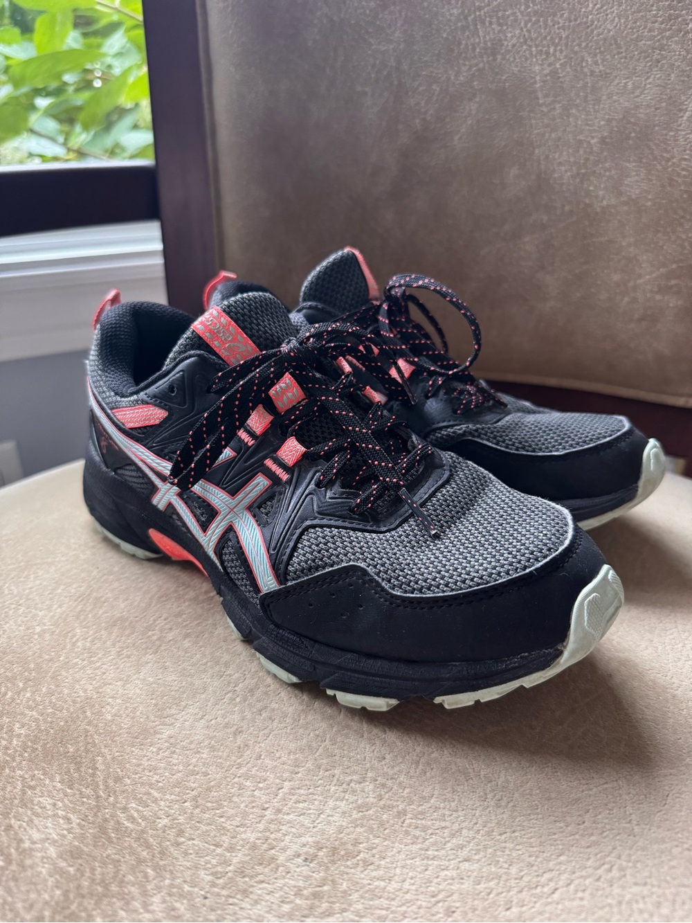 ASICS Gel-Venture 8 Trail Running Black, Aqua, Coral Running Shoes Size 7